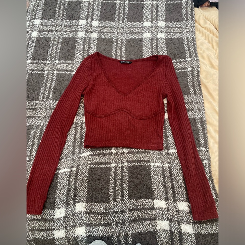 Burgundy sweater crop top. Size small. Worn a few times.